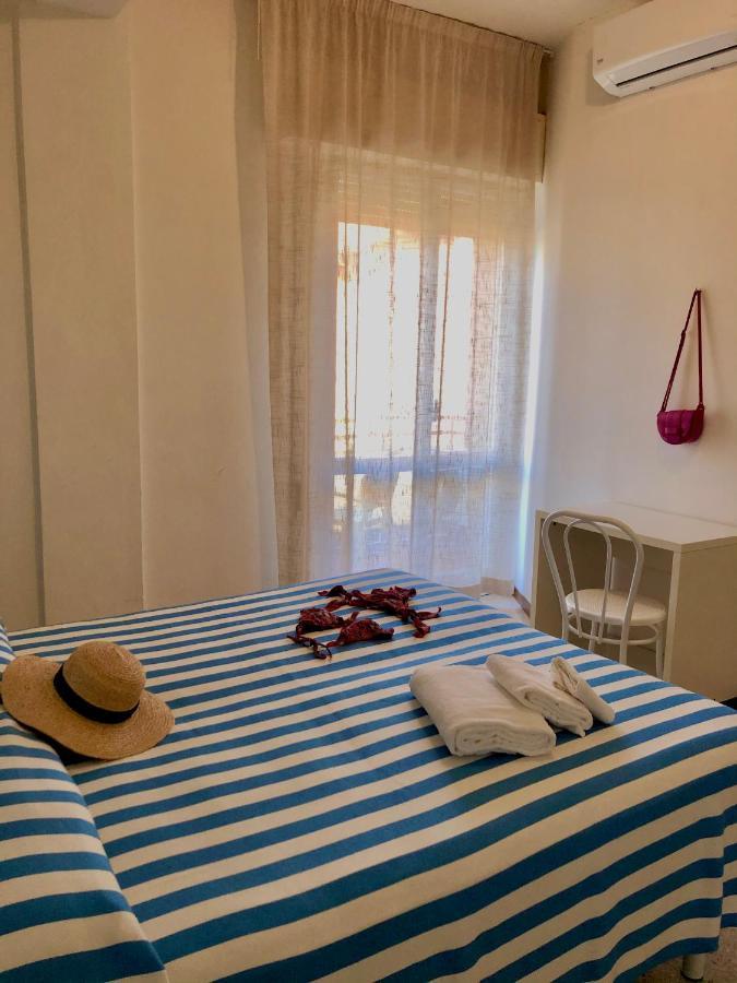 Hotel Serafini Римини Экстерьер фото