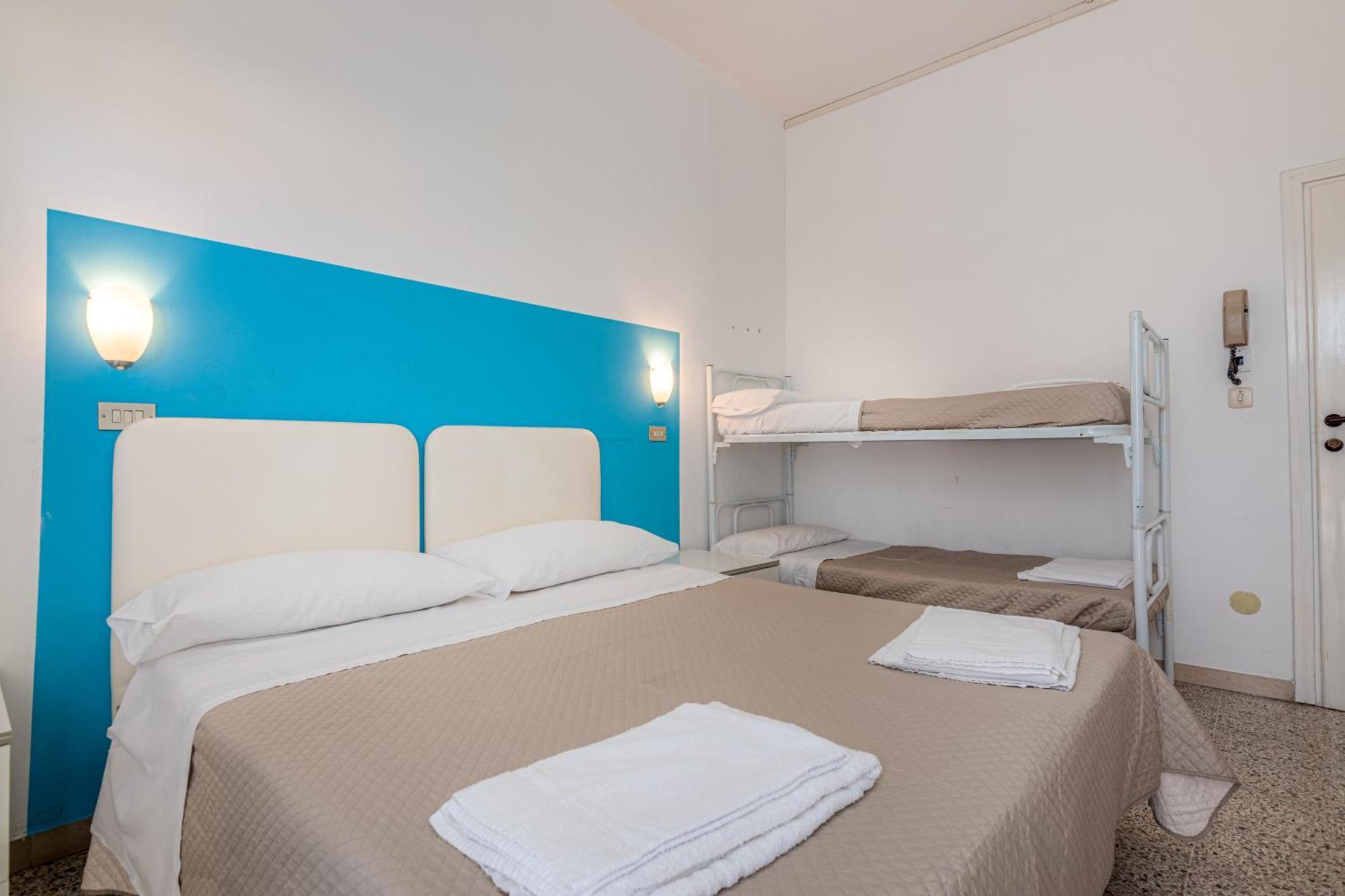 Hotel Serafini Римини Экстерьер фото