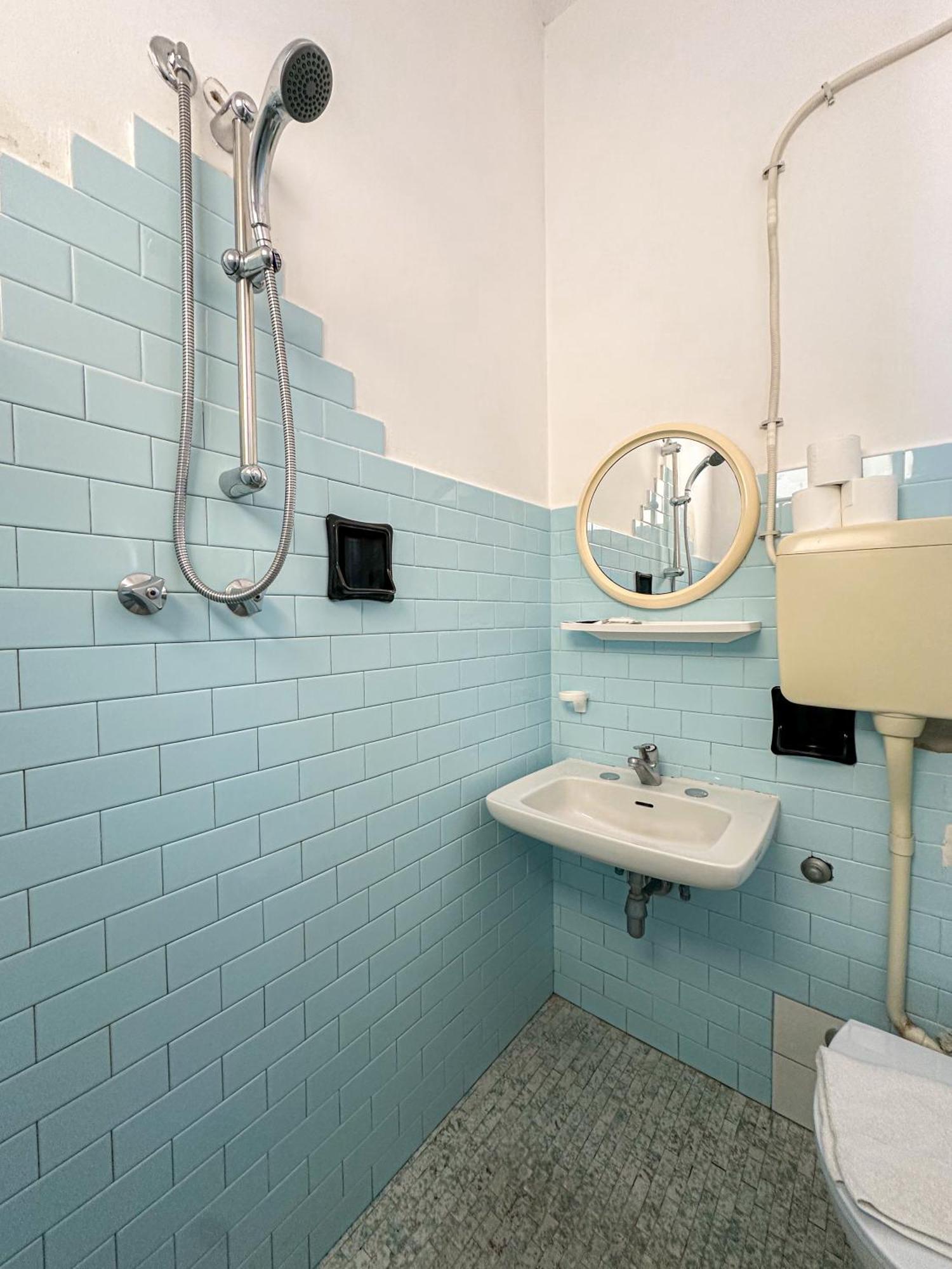 Hotel Serafini Римини Экстерьер фото