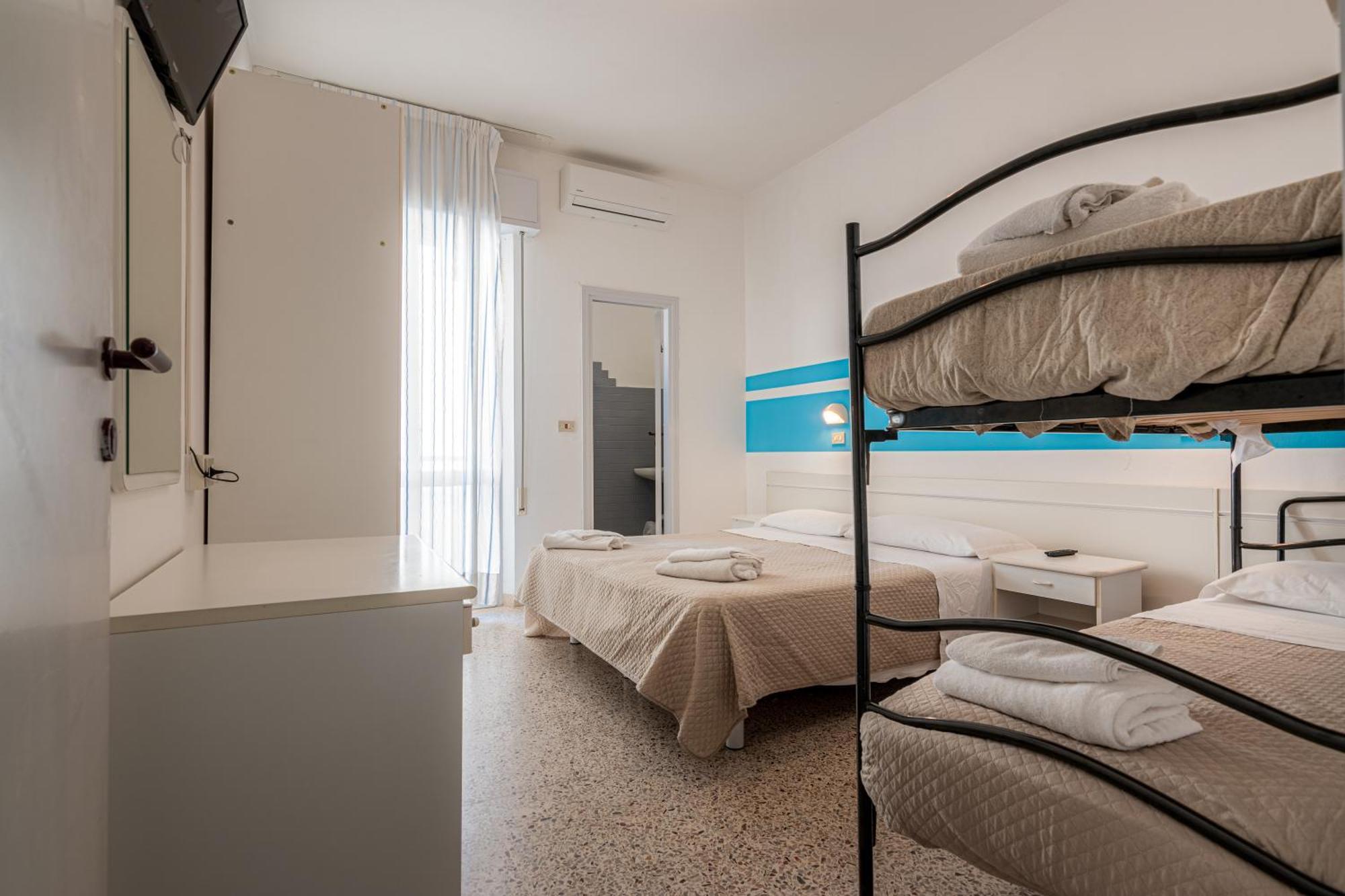 Hotel Serafini Римини Экстерьер фото